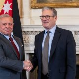 Le Premier ministre britannique Keir Starmer (à droite), qui a rencontré jeudi le roi Abdallah II de Jordanie, a menacé Israël de nouvelles "actions concrètes" si Ie pays ne cessait pas son offensive militaire et ne levait pas ses restrictions sur l'aide humanitaire à Gaza. KEYSTONE/EPA/BETTY LAURA ZAPATA / POOL
